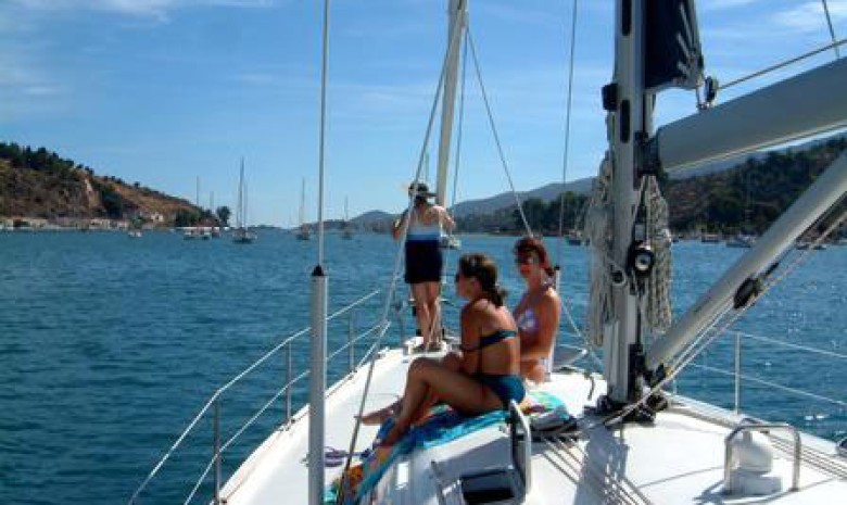 Sailing In Poros